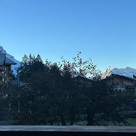 Flat In Sur Ollon, Amethyste, For 4, With Two Double Beds, Balcony And 75m To Ski-train *