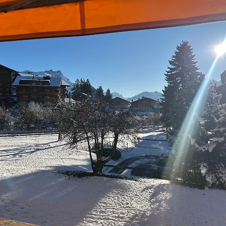 Flat In Sur Ollon, Amethyste, For 4, With Two Double Beds, Balcony And 75m To Ski-train Lägenhet *