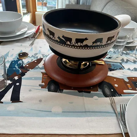 Flat In Sur Ollon, Amethyste, For 4, With Two Double Beds, Balcony And 75m To Ski-train Lägenhet