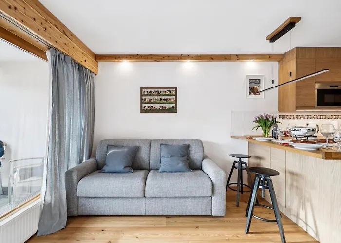 Flat In Sur Ollon, Amethyste, For 4, With Two Double Beds, Balcony And 75m To Ski-train Apartman *